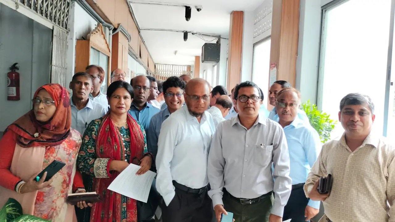 পদোন্নতি বঞ্চিত ২০০ উপ-সচিবের আর্জি 