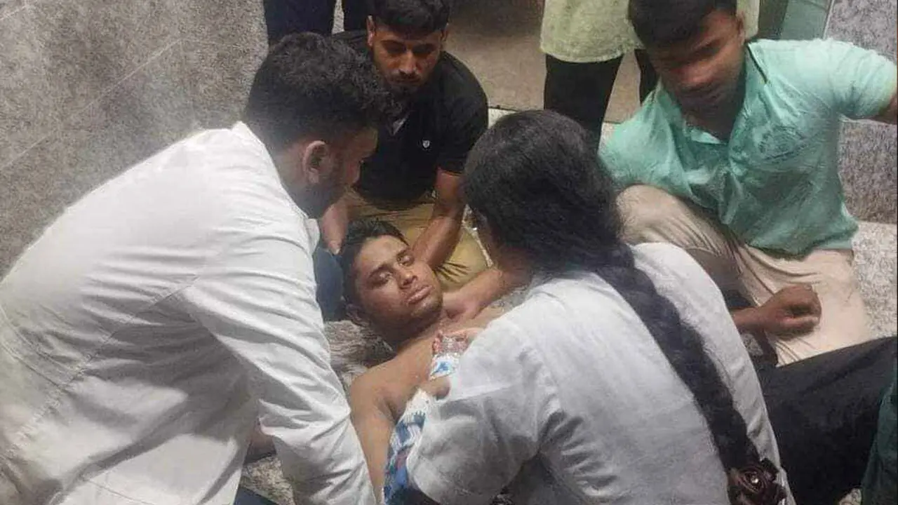 গুরুতর আহত হয়ে ঢাকা মেডিকেলে হাসনাত আব্দুল্লাহ