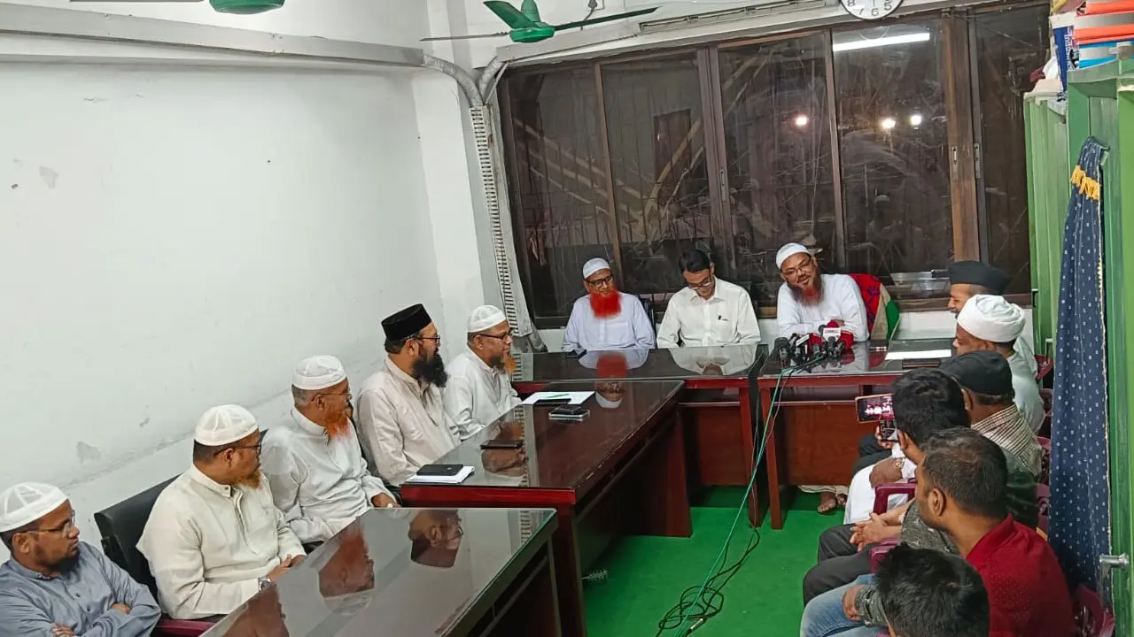 ধর্ম-বর্ণ বাদ দিয়ে সবাই মিলে আমরা এক ও অভিন্ন : মুফতি ফয়জুল করীম