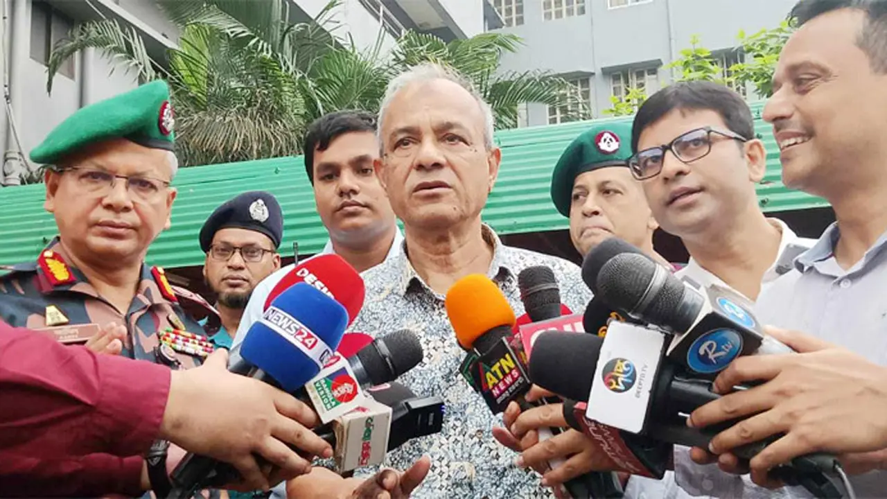 বিজিবি হাসপাতালে আহতদের বিশ্বমানের চিকিৎসা দেওয়া হচ্ছে