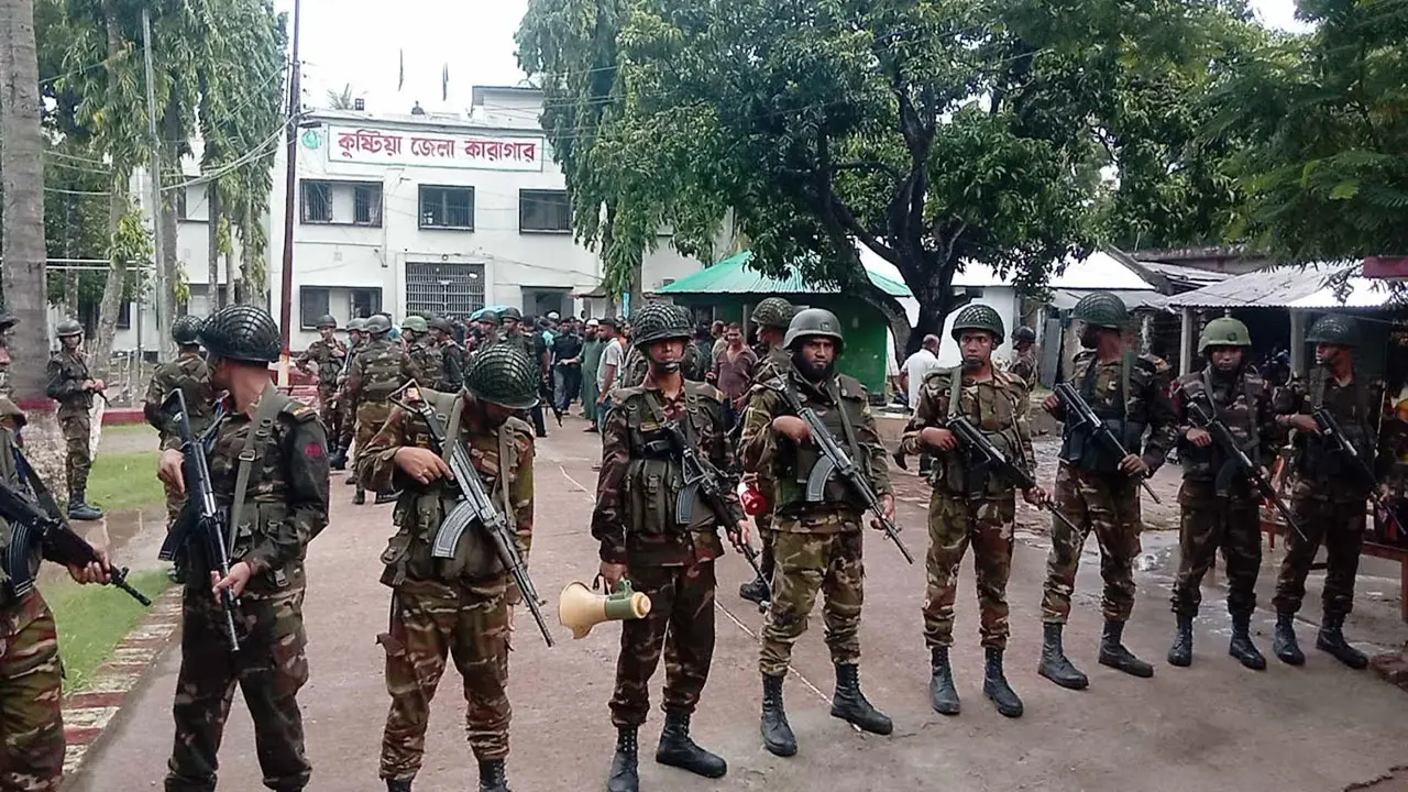 কুষ্টিয়া কারাগার থেকে কয়েদিদের পলায়ন