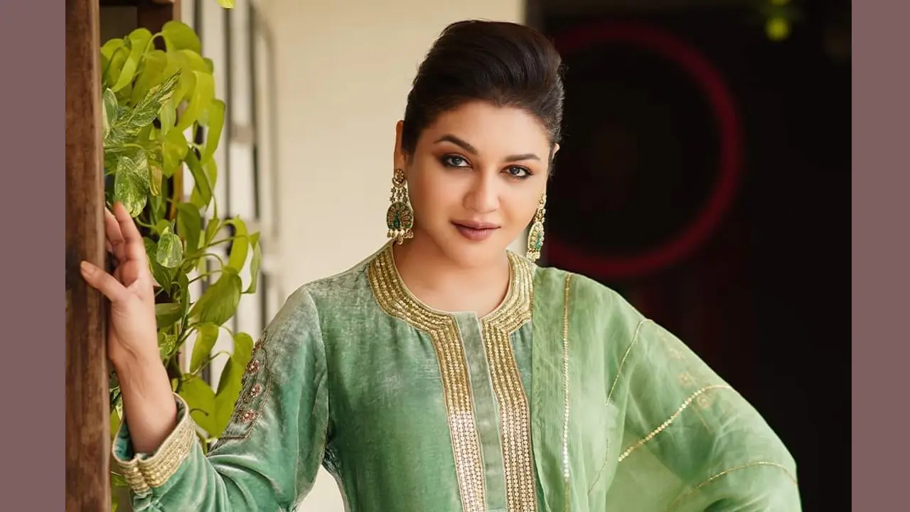 কী বলবো, কে শুনবে আমার কথা? 