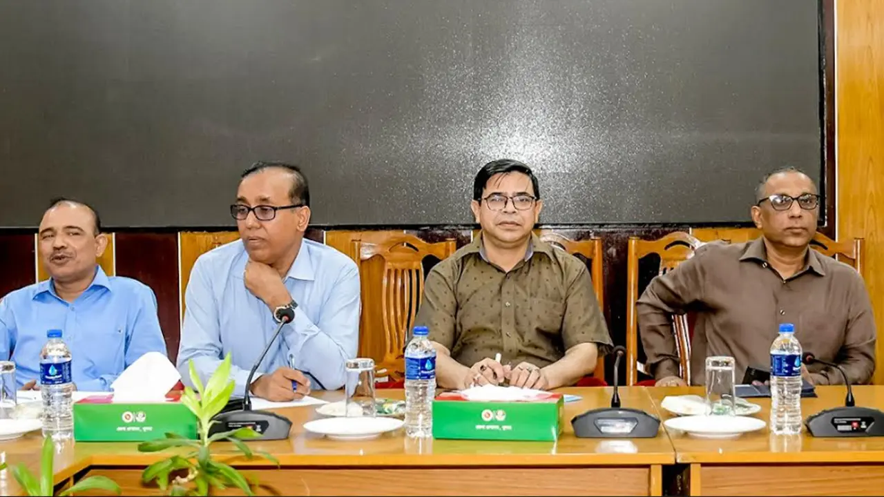 আমরা ভবিষ্যতে সুন্দর একটি দেশ দেখতে চাই: খুলনার বিভাগীয় কমিশনার