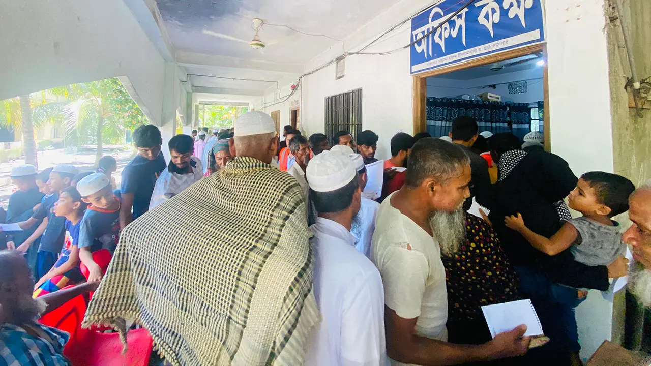 লক্ষ্মীপুরে বন্যাদুর্গত ১৫০০ জন পেল বিনামূল্যে চিকিৎসা-ওষুধ