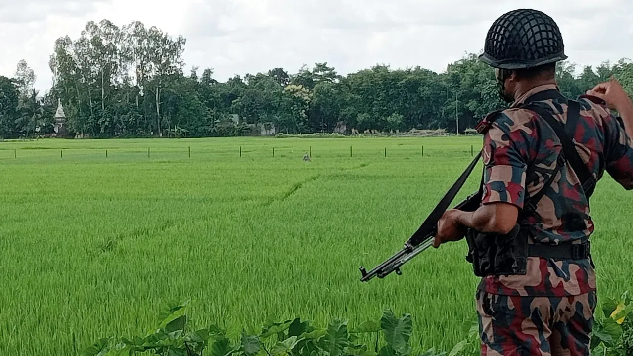 সীমান্তে বিএসএফের কাঁটাতারের বেড়া নির্মাণের চেষ্টা, বিজিবির বাধা