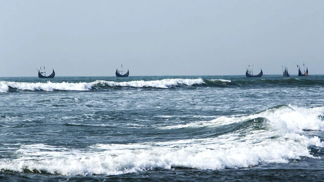 বঙ্গোপসাগরে লঘুচাপ, সমুদ্র বন্দরে ৩ নম্বর সতর্ক সংকেত