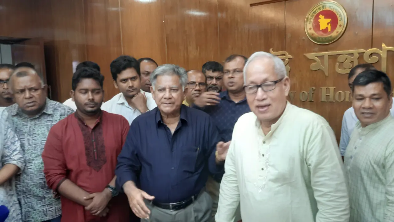 সংখ্যালঘু সম্প্রদায়ের দাবি নিয়ে ক্যাবিনেটে আলোচনা হবে