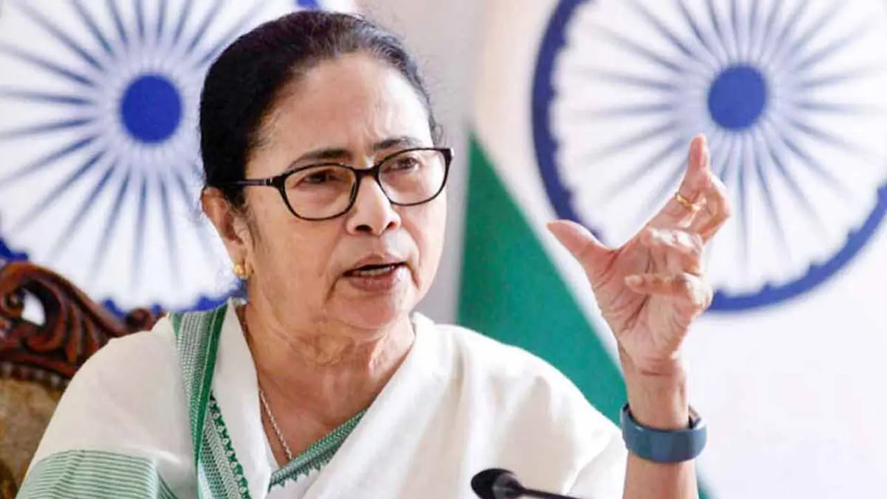 কলকাতায় সেই ধর্ষকের ফাঁসির দাবিতে রাস্তায় নামছেন মমতা