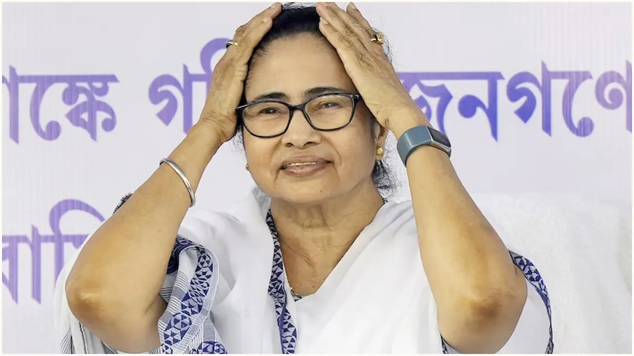 মমতার বাড়ি ভাঙচুরের ডাক, আটক যুবক-প্রেমিকা ও তার মা