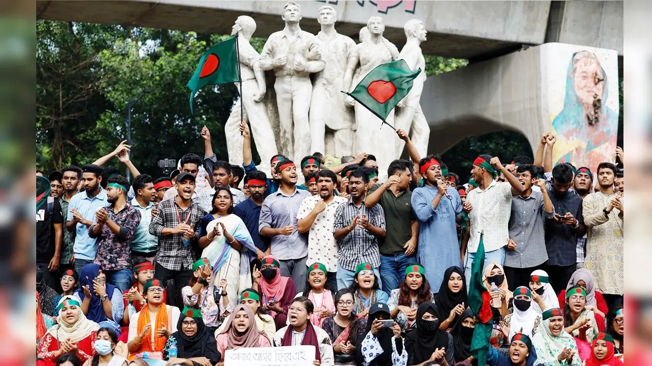 দল নিয়ে ‘রাজনীতিতে’ আসছেন শিক্ষার্থীরা, সিদ্ধান্ত এক মাসের মধ্যেই