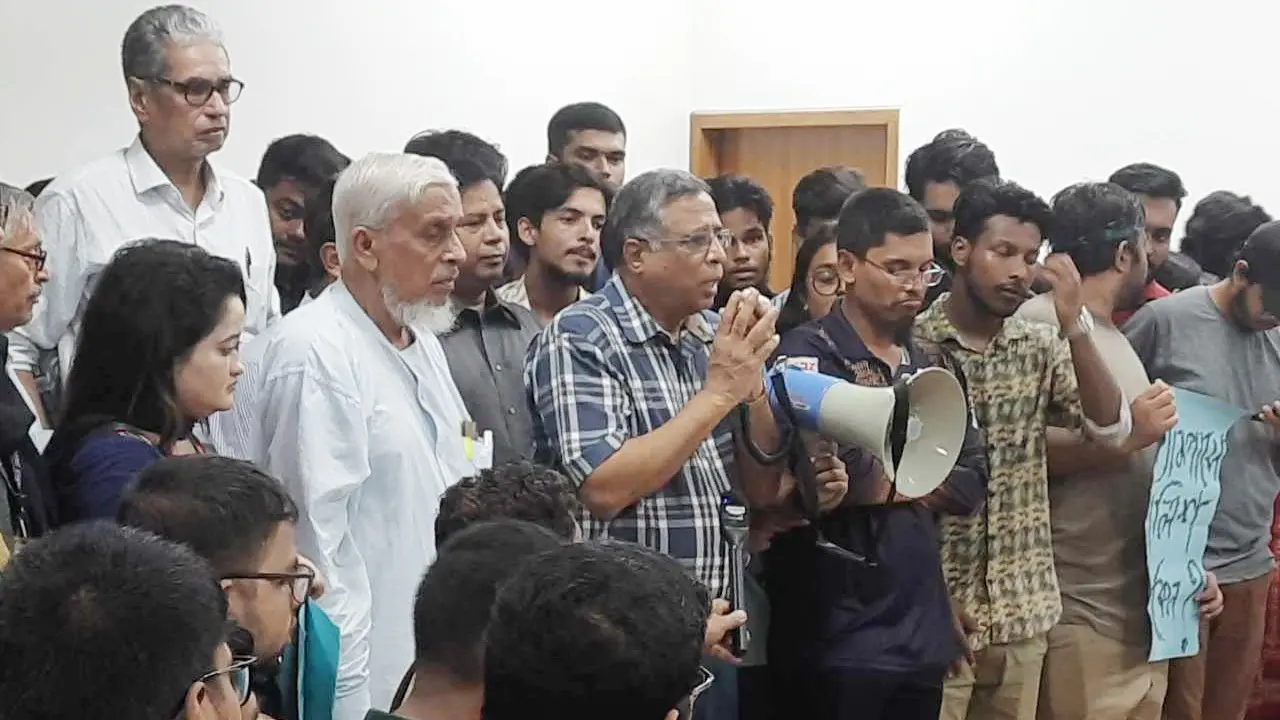 ছাত্র আন্দোলনে বিতর্কিত ভূমিকা : দুঃখ প্রকাশ নটরডেম প্রশাসনের