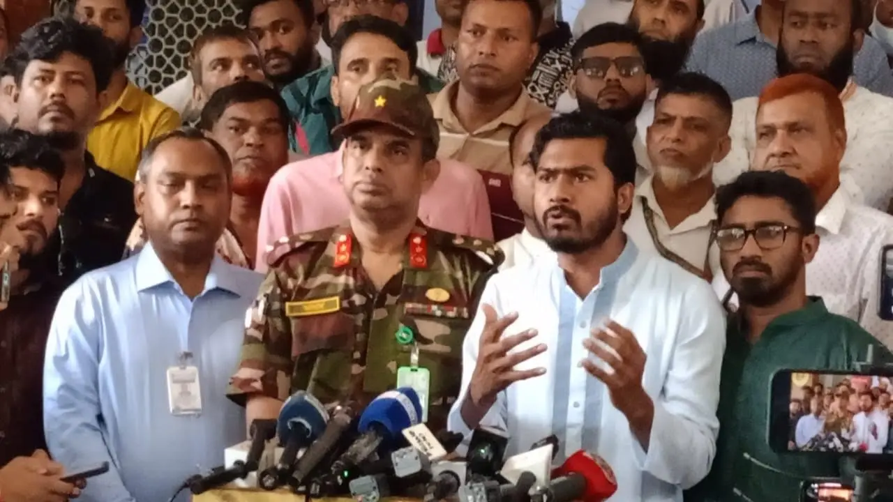 বন্যার্তদের সহযোগিতা না করে আন্দোলন করছে দুষ্ট চক্র : নুর