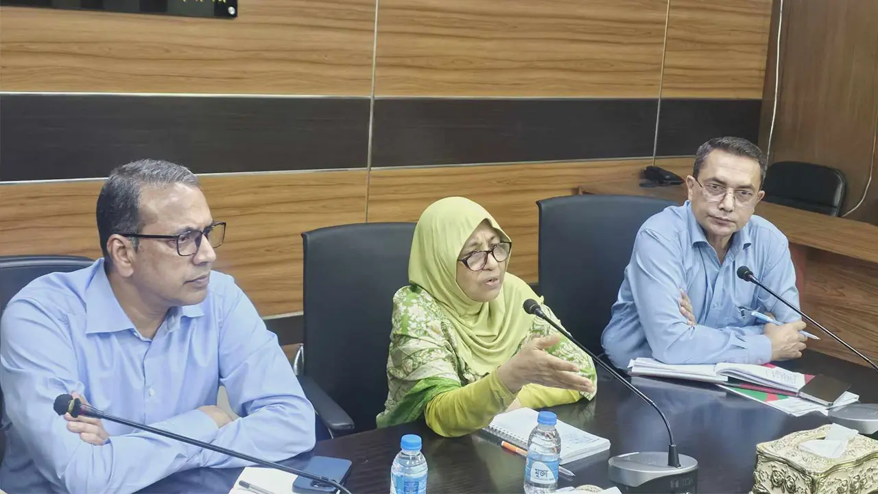 অন্তর্বর্তী সরকারকে সহায়তার অনুরোধ স্বাস্থ্য উপদেষ্টার