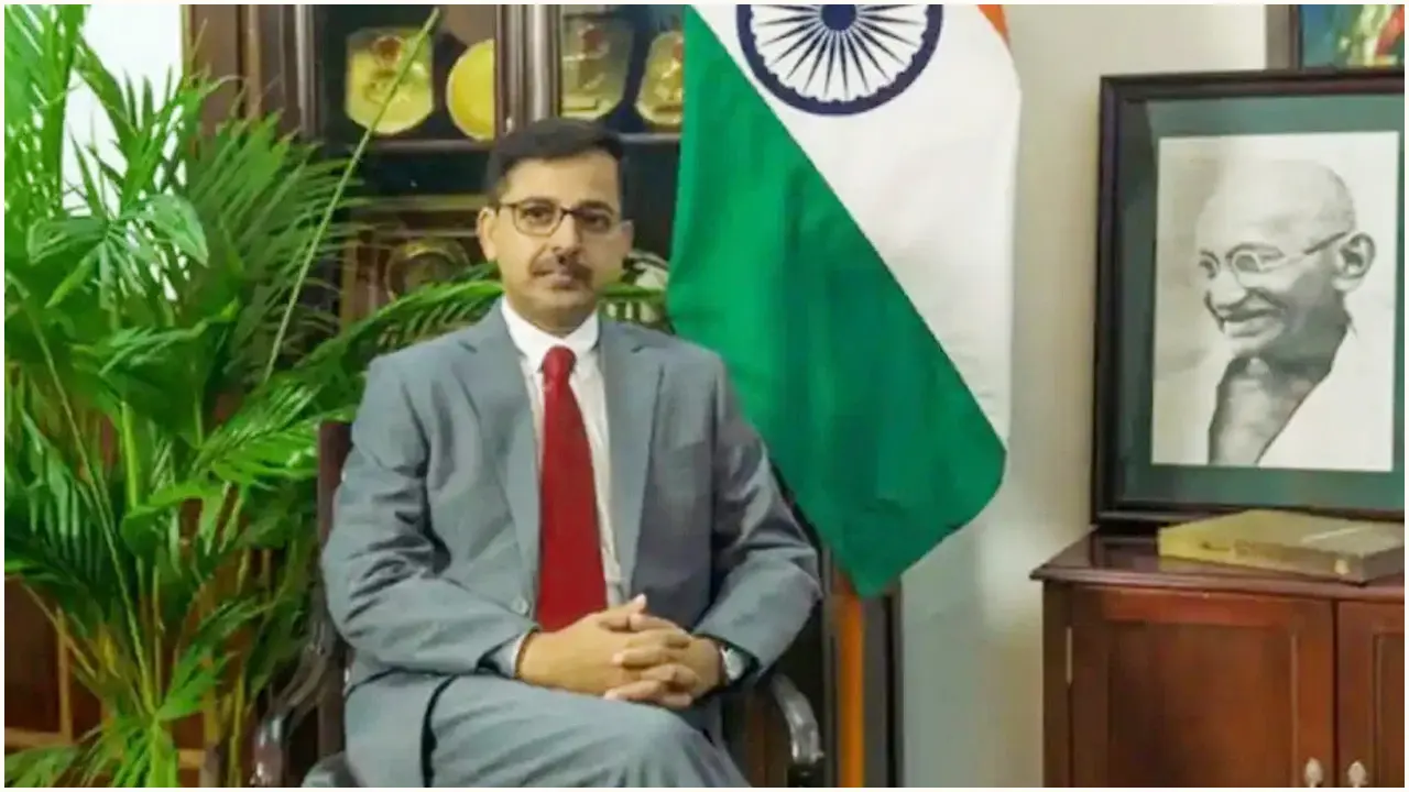 অন্তর্বর্তী সরকারের শপথ অনুষ্ঠানে অংশ নেবেন ভারতের হাইকমিশনার