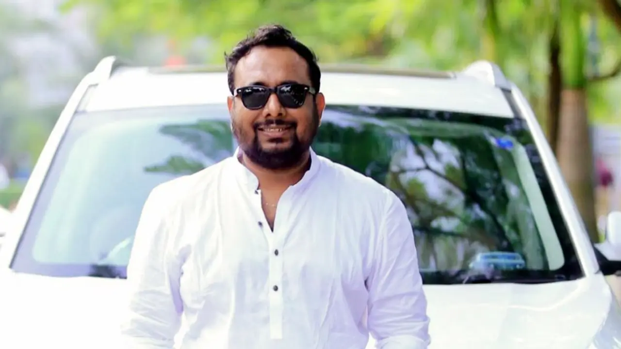 ‘চিড়া-মুড়ি দিয়া ছবি তুলতাছেন দশ জনে, মাফ কইরা দেন’