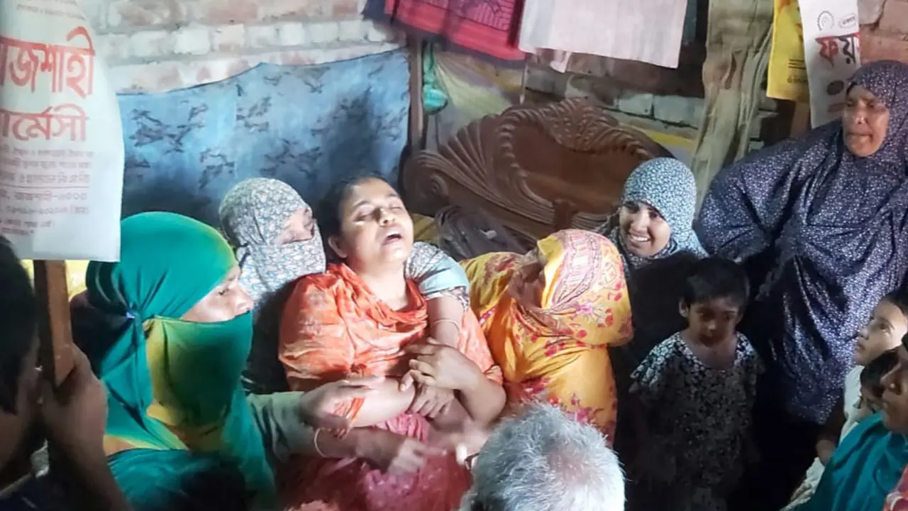 বাগমারার এক পরিবারের চারজন নিহত, বাড়িতে চলছে আহাজারি