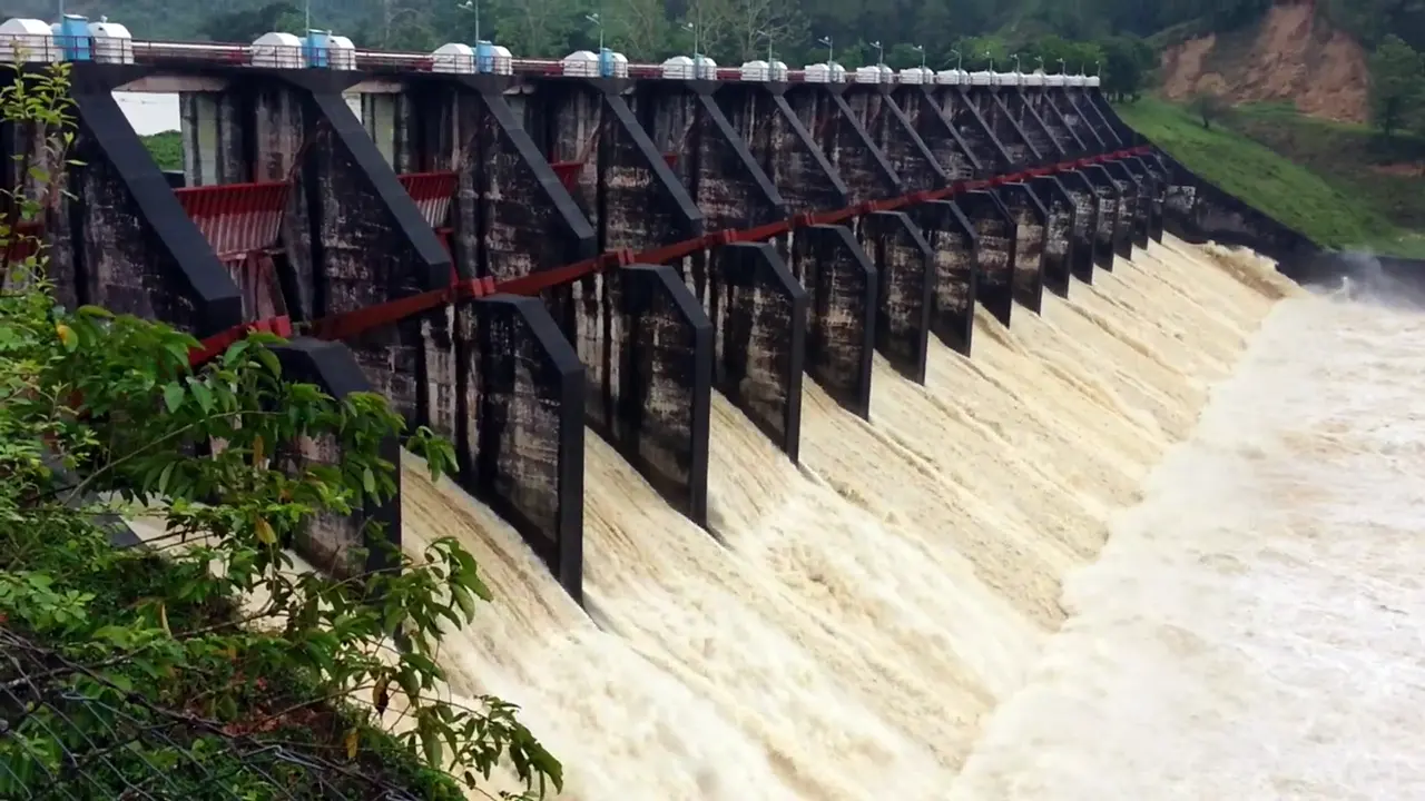 রাত ১০টায় খুলে দেওয়া হবে কাপ্তাই বাঁধের জলকপাট