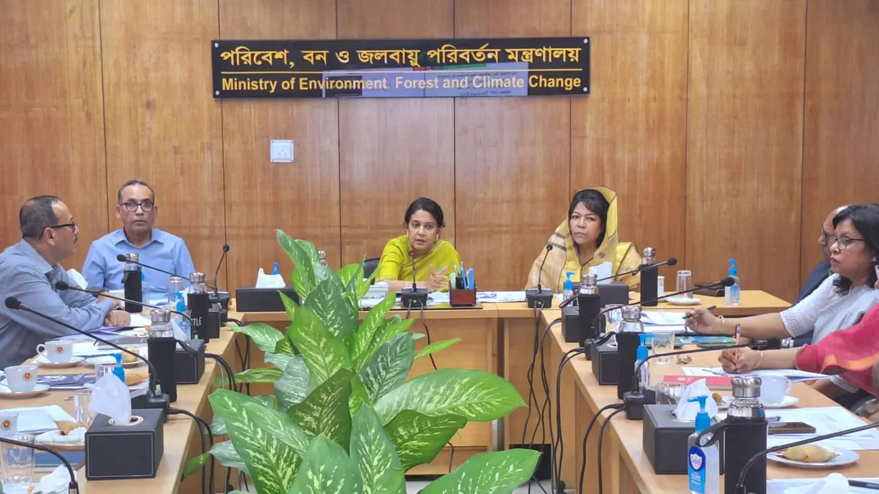 দূষণ রোধে কার্যকর পদক্ষেপের নির্দেশ পরিবেশ উপদেষ্টার