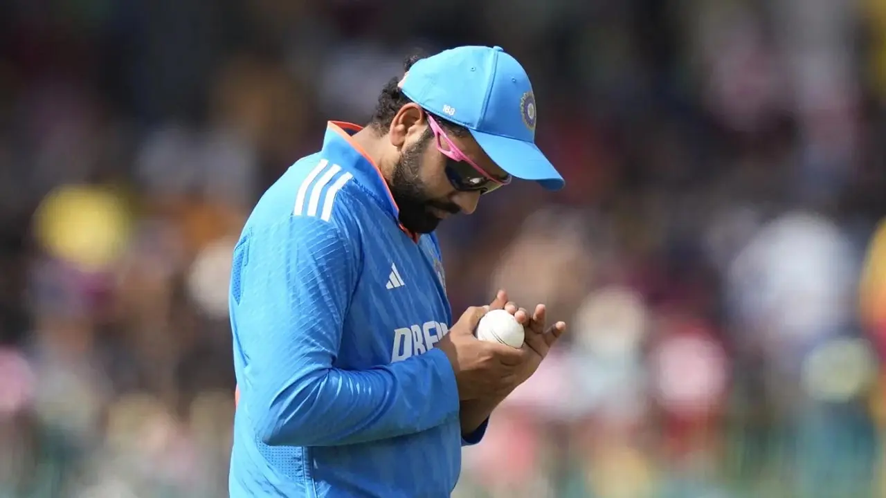 ২৭ বছর পর সিরিজ হেরে দলে বদলের ডাক রোহিত শর্মার