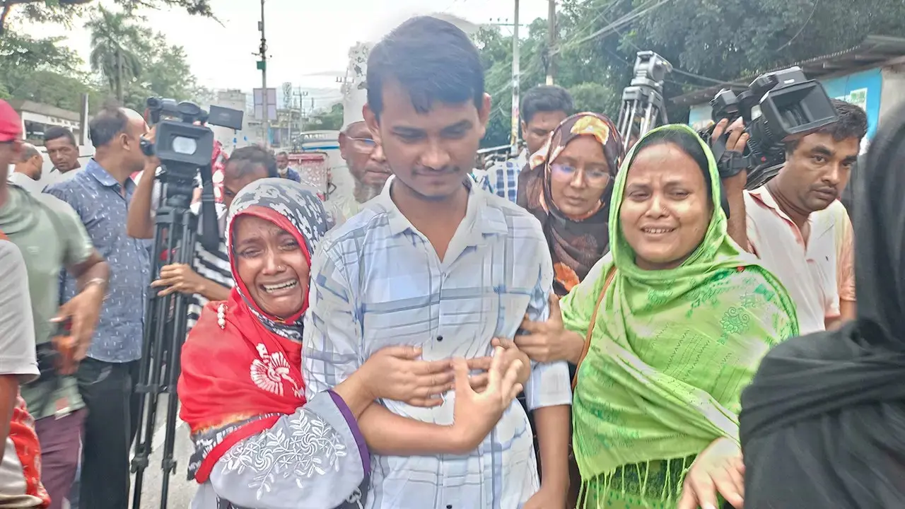 কারামুক্ত হলো সেই শিক্ষার্থী, মামলা থেকে দেওয়া হবে অব্যাহতি
