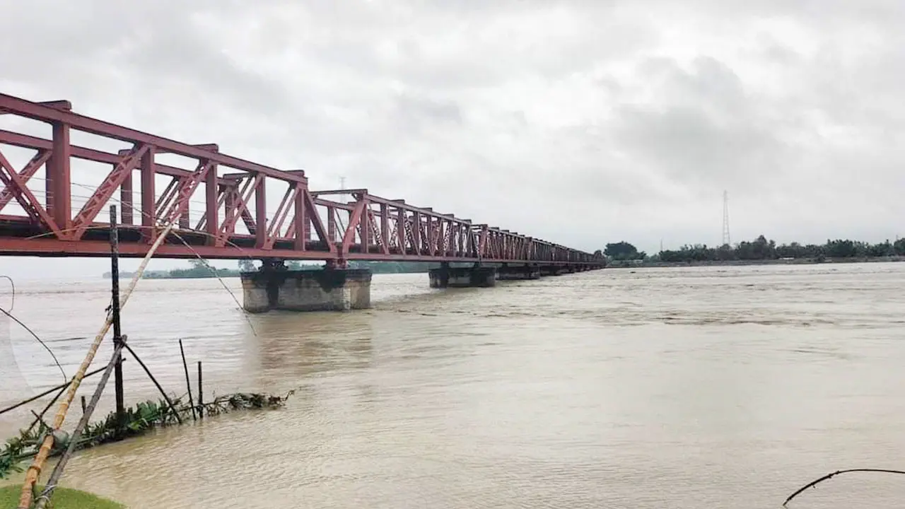 ভারতে বাঁধ ভেঙে পড়ায় তিস্তাপাড়ের মানুষের মাঝে বন্যা আতঙ্ক