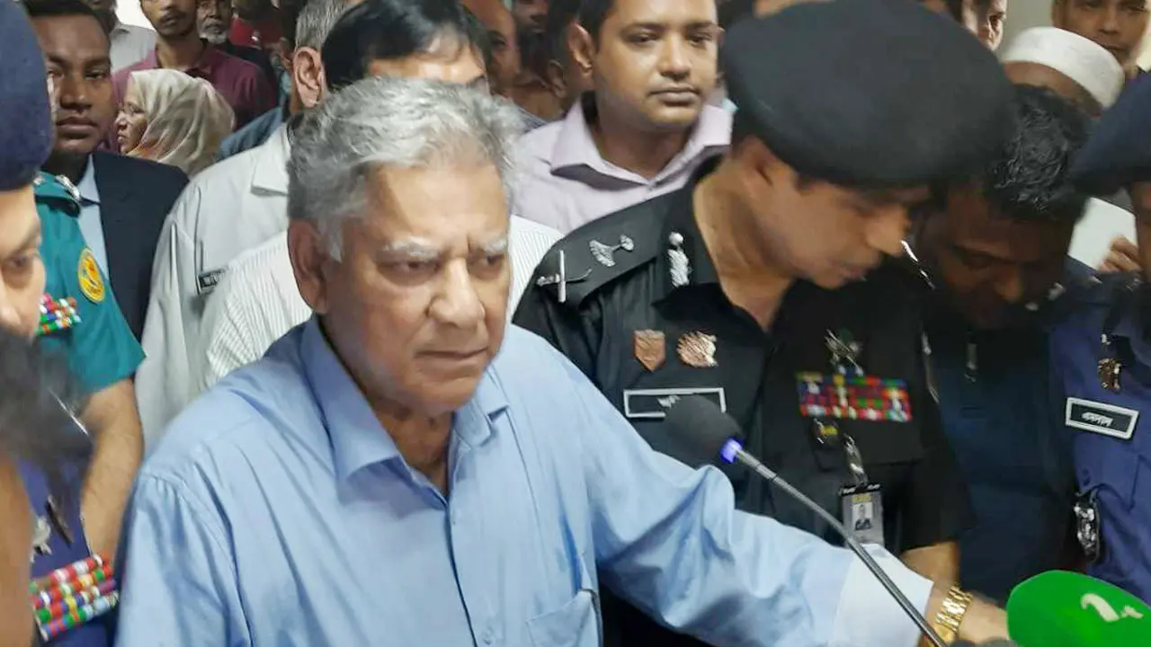 চাঁদাবাজি করলে পা ভেঙে দেবে সেনাবাহিনী : স্বরাষ্ট্র উপদেষ্টা