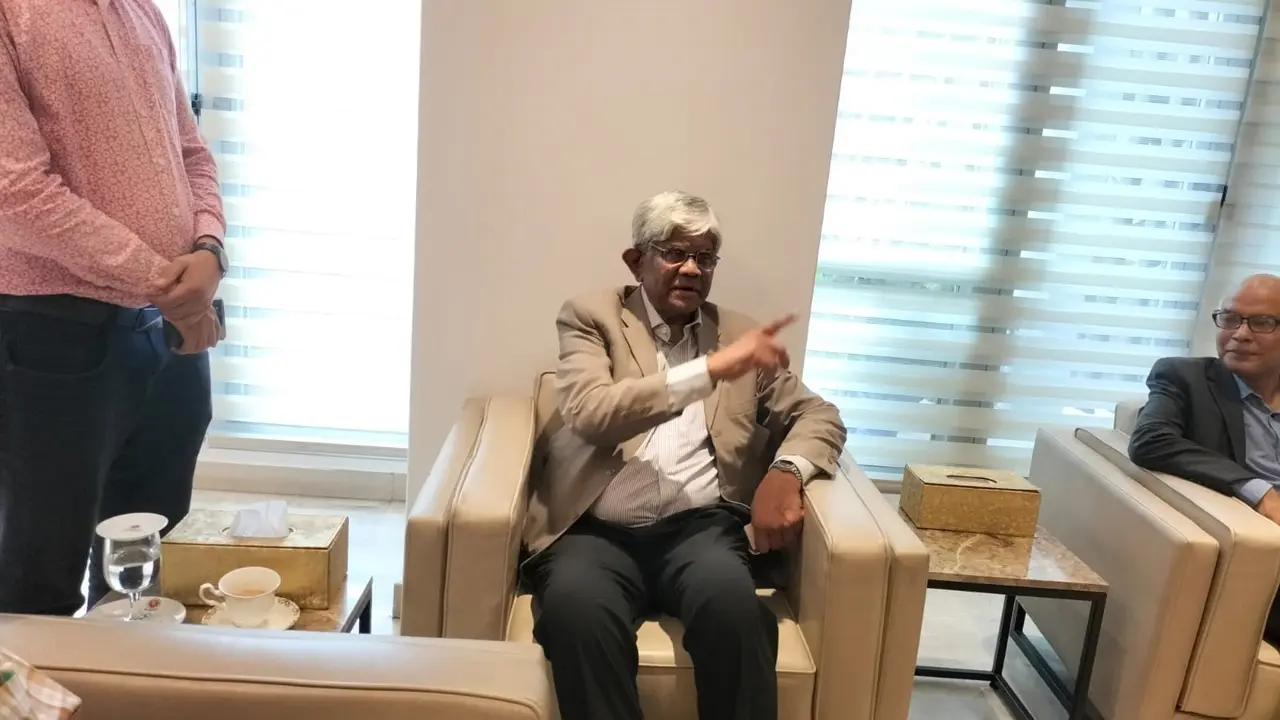 ইউএসএকে কৃষি, এনার্জি, জলবায়ু খাতে বিনিয়োগে আহ্বান অর্থ উপদেষ্টার