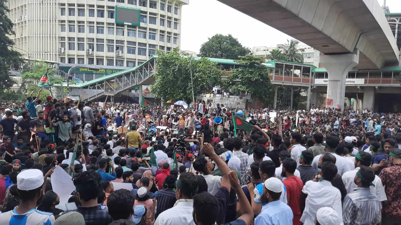 গণজাগরণ মঞ্চের মতো শাহবাগে অবস্থানের ঘোষণা শিক্ষার্থীদের