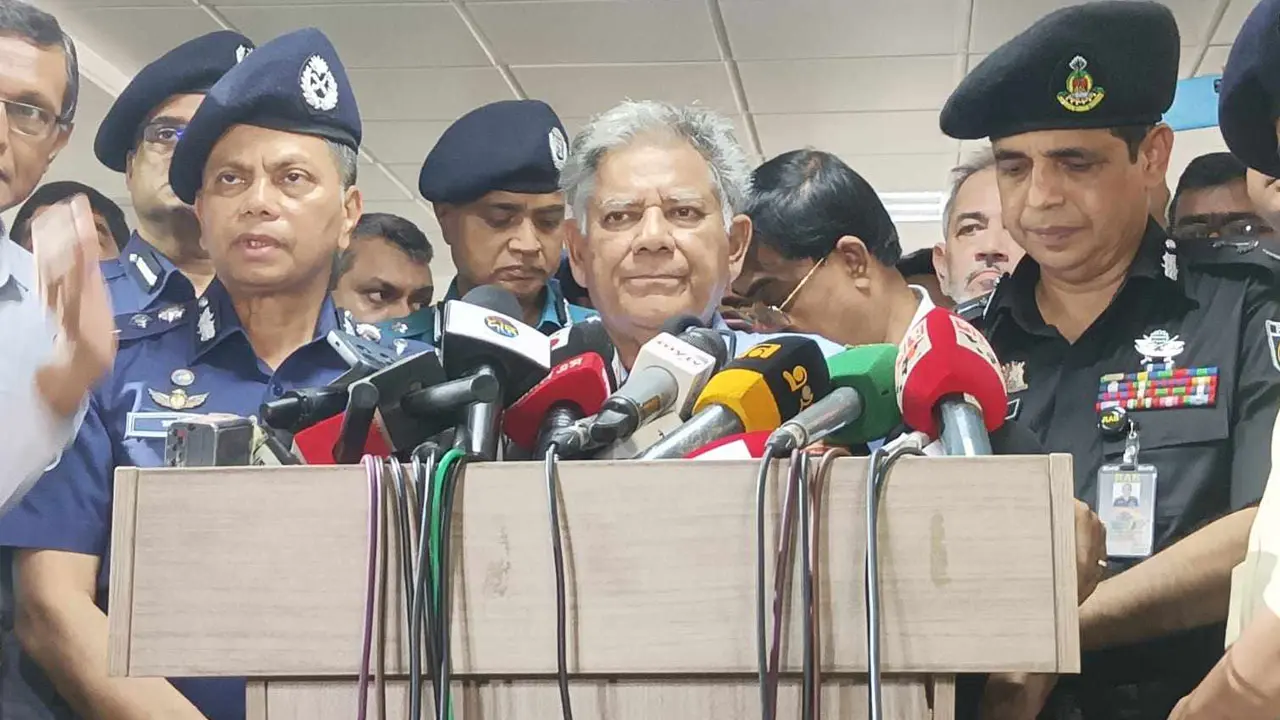 ট্রাফিকের কাজ করা শিক্ষার্থীদের সার্টিফিকেট দেওয়া হবে