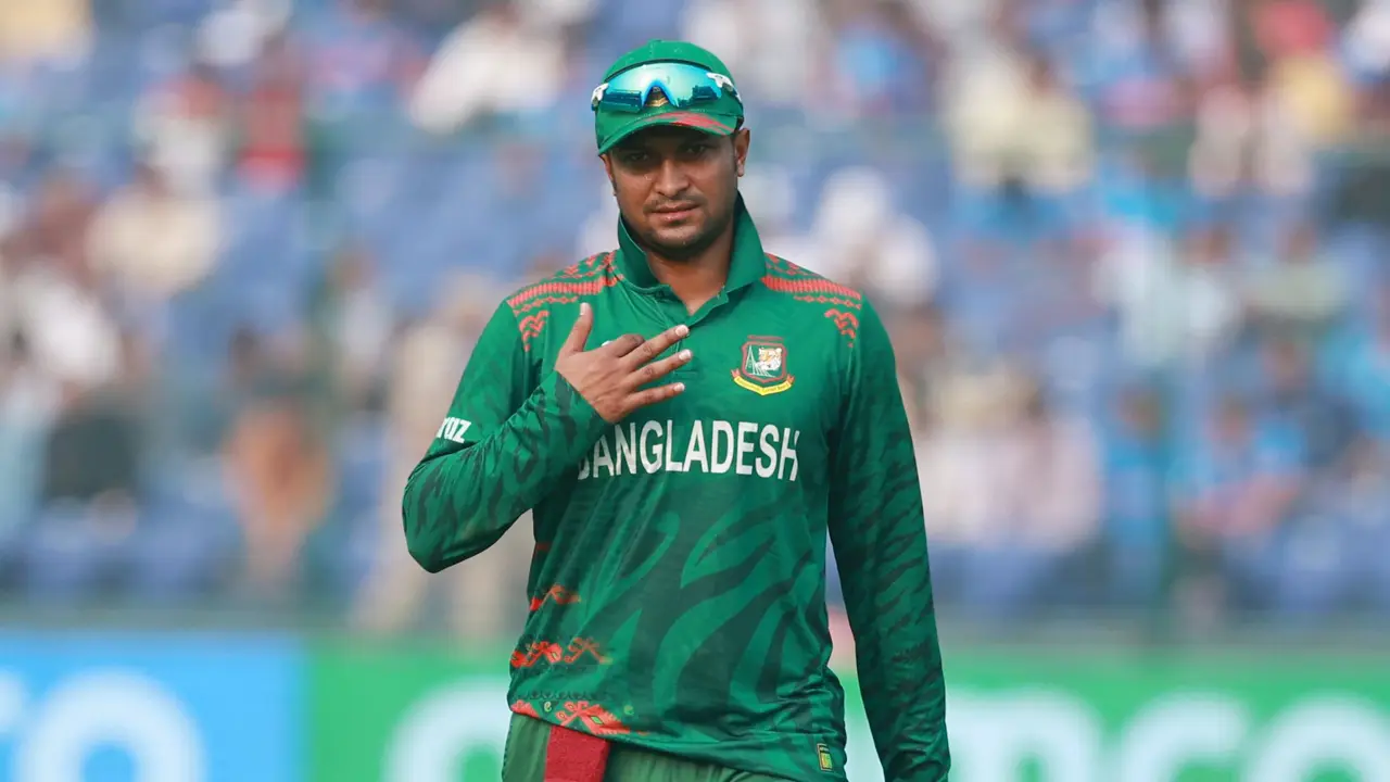 দেশে ফিরছেন না সাকিব, যাচ্ছেন কোথায়?