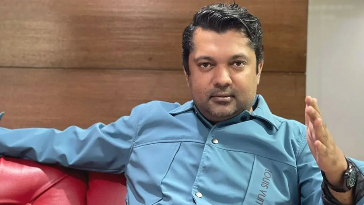 ক্ষমা চাওয়া ছাড়া আপনাদের কোনো পথ নেই, শিল্পীদের উদ্দেশে জয়
