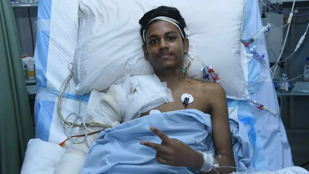 আন্দোলনে গুলিবিদ্ধ দুই ছাত্রের সফল অস্ত্রোপচার