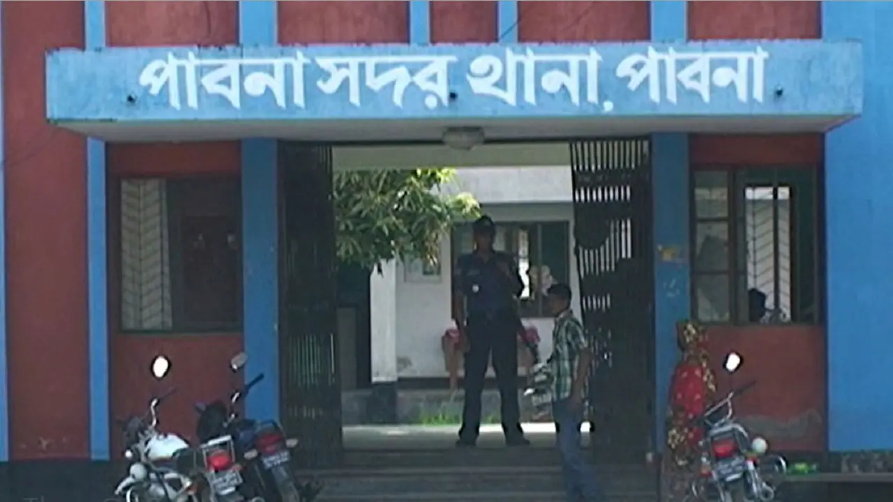 পাবনায় গুলিতে তিনজন নিহতের ঘটনায় মামলা, এমপিসহ আসামি ১০৩