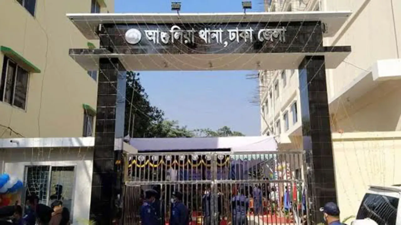 আশুলিয়ায় তিন পুলিশ সদস্যের হত্যায় দুই মামলা