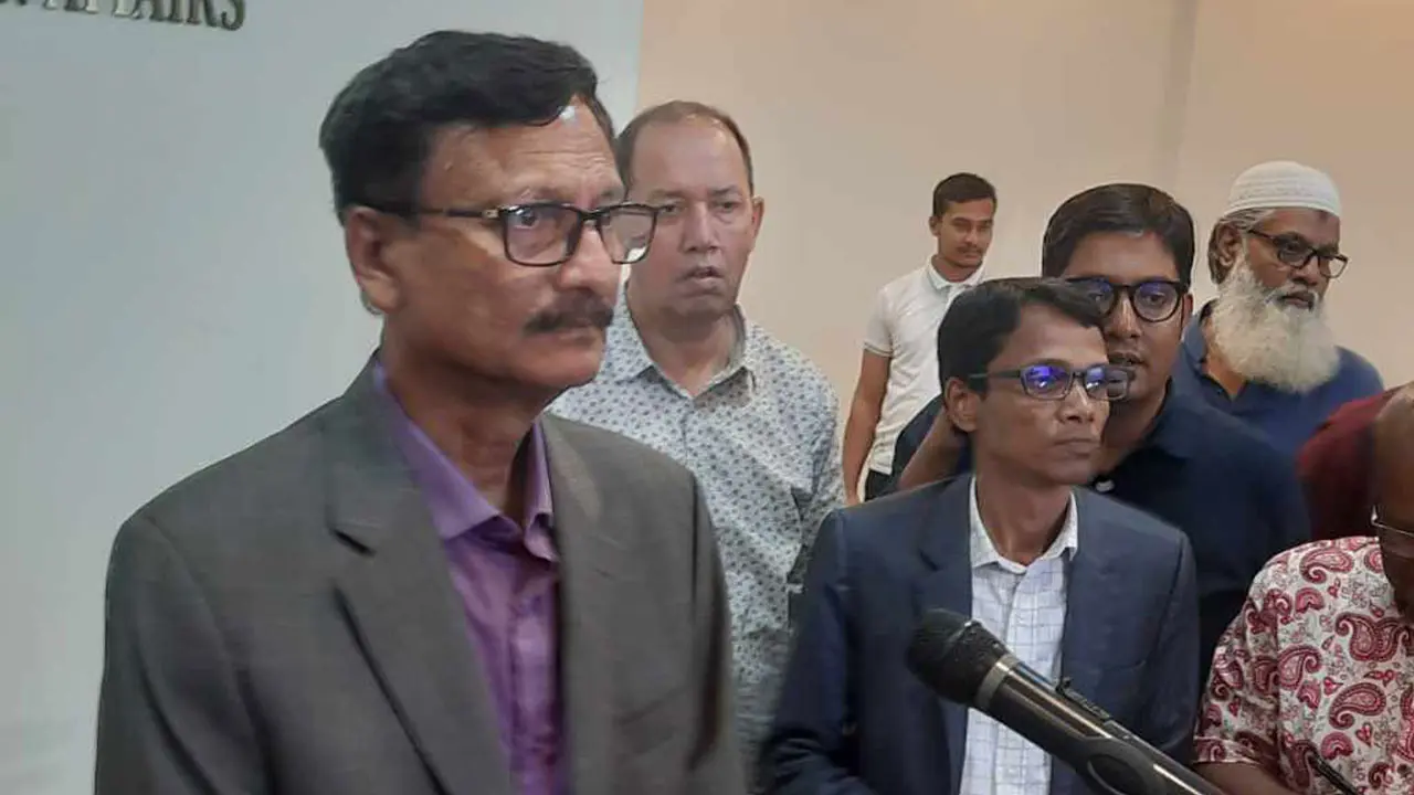 ভারতে বসে শেখ হাসিনার বিবৃতি, পছন্দ নয় অন্তর্বর্তী সরকারের