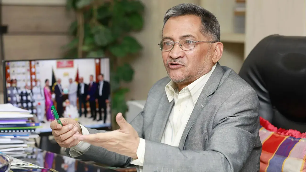 ইউজিসি চেয়ারম্যানের পদত্যাগ