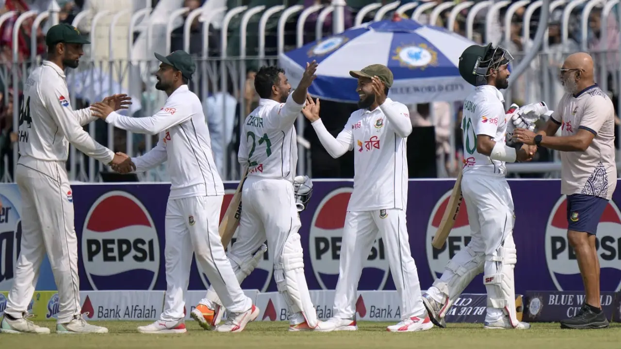 ঐতিহাসিক টেস্ট জয় ছাত্র আন্দোলনে নিহতদের উৎসর্গ