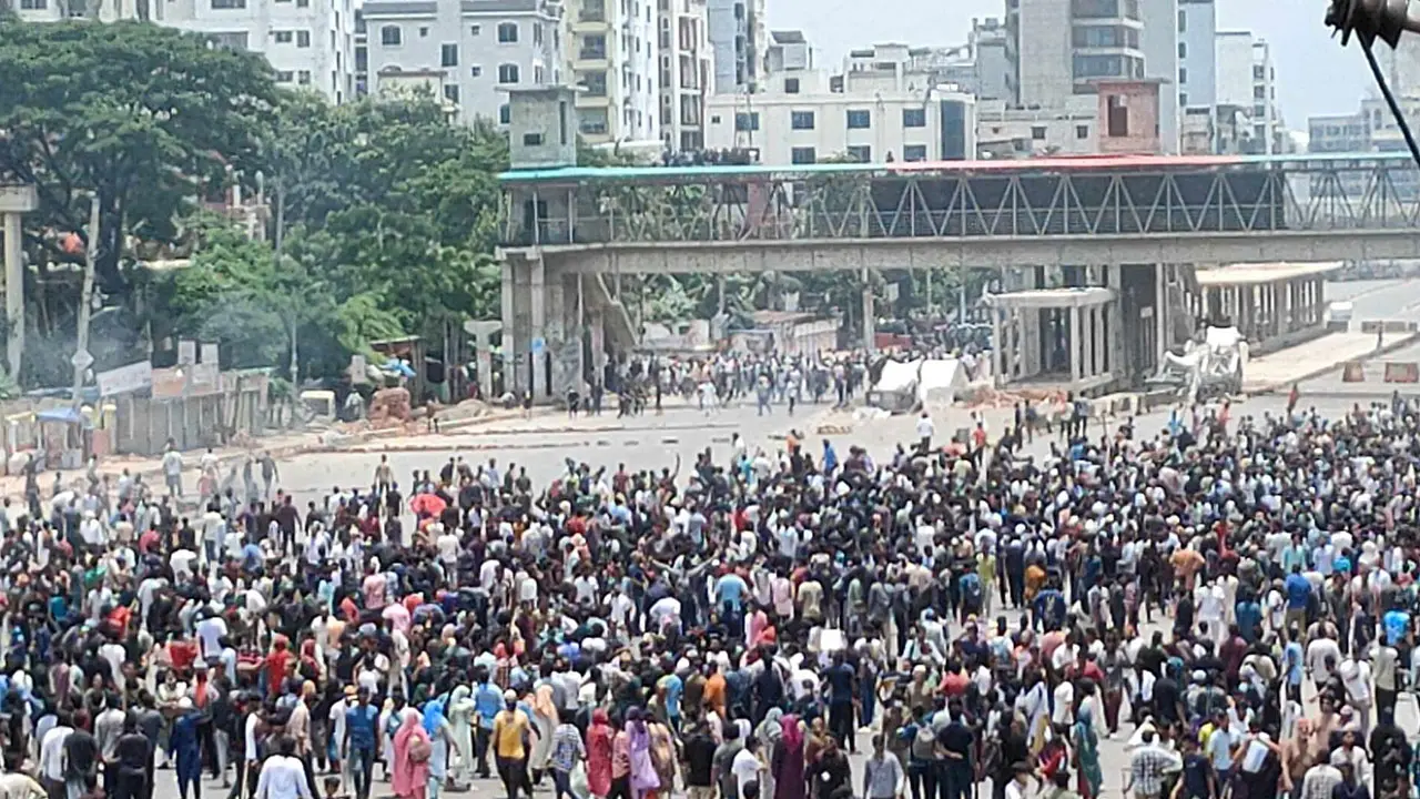 উত্তরায় সংঘর্ষে গুলিবিদ্ধ ১৮