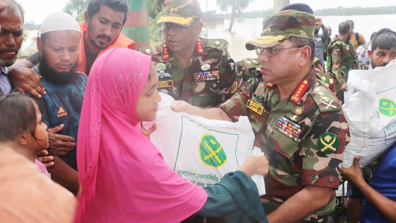 বিরামহীনভাবে চলছে উদ্ধার, চিকিৎসা সেবা ও ত্রাণ কার্যক্রম