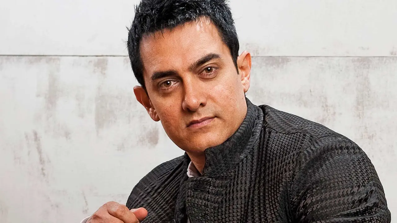 ভেঙে ফেলা হলো আমির খানের ৪০ বছরের অ্যাপার্টমেন্ট