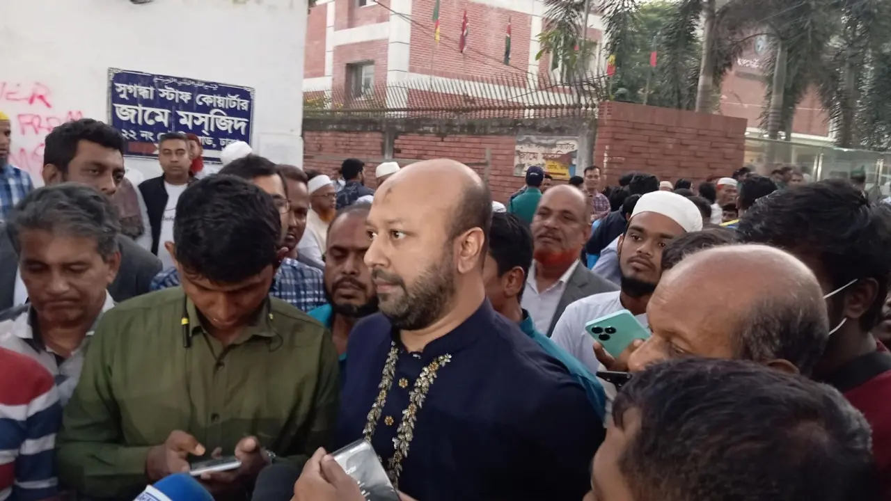 ৩ বিষয়ে রাজনৈতিক দলগুলো থেকে পরামর্শ নিচ্ছেন প্রধান উপদেষ্টা