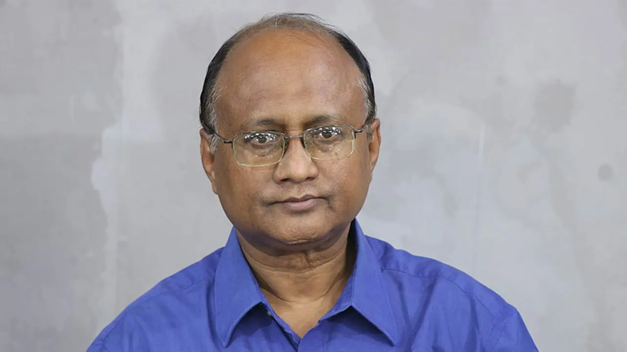জ্যেষ্ঠ সচিব আবদুল মোমেনের চুক্তি বাতিল