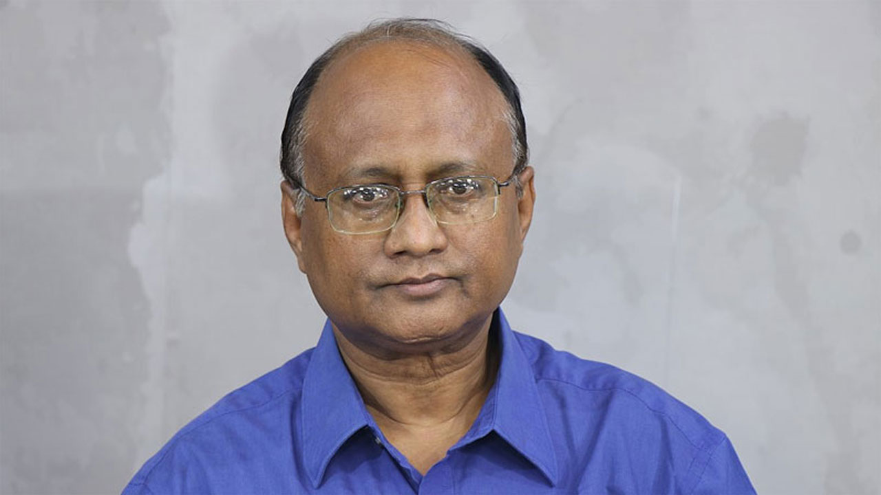 দুদকের নতুন চেয়ারম্যান মোমেন, নিয়োগ পেয়েছেন দুই কমিশনারও