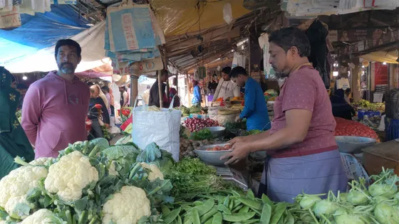 ৭৫ টাকার নিচে আলু নেই, কী খাব আমরা?