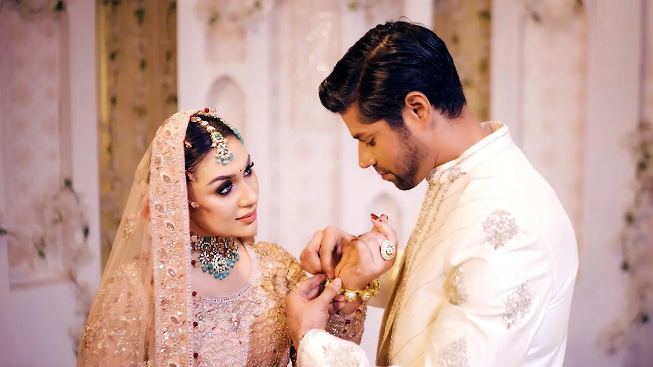 হঠাৎ কেন বিয়ের সাজে অপু বিশ্বাস