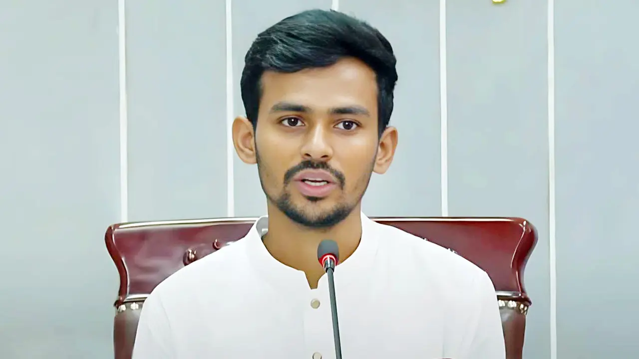 ভারতকে শান্তিরক্ষী সহায়তা চাওয়ার পরামর্শ উপদেষ্টা আসিফের