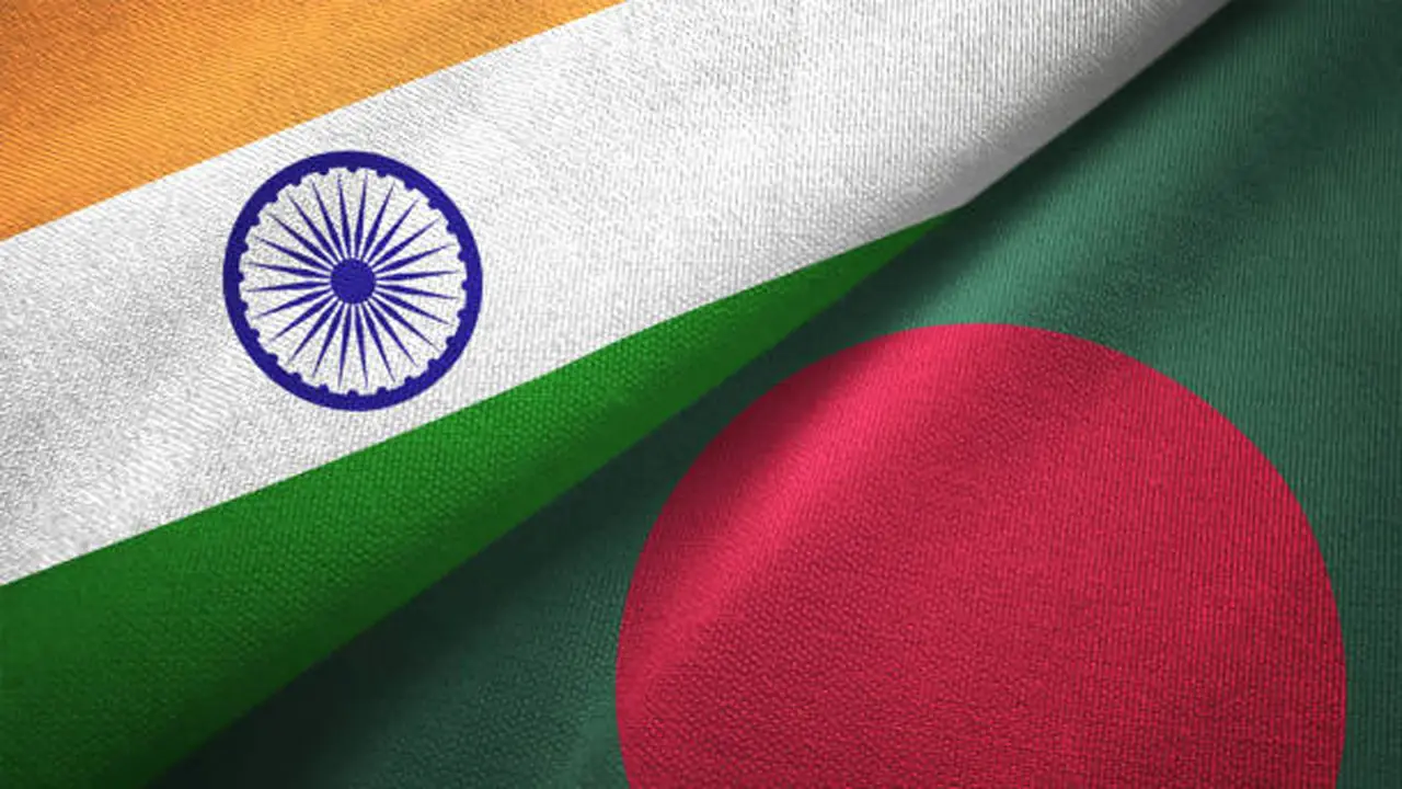 সীমান্ত বন্ধ হওয়ার গুজব, তড়িঘড়ি ভারত থেকে দেশে ফিরছেন বাংলাদেশিরা
