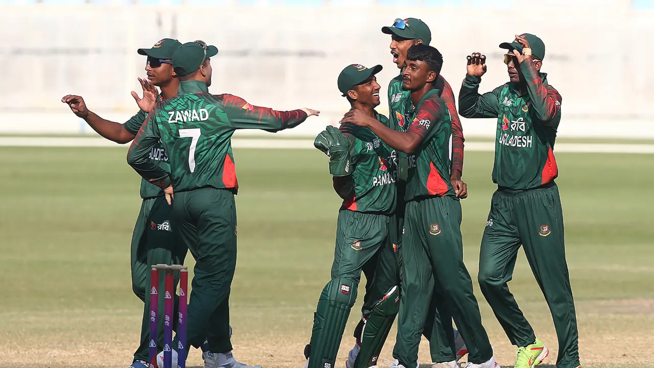 পাকিস্তানকে উড়িয়ে ফাইনালে বাংলাদেশ