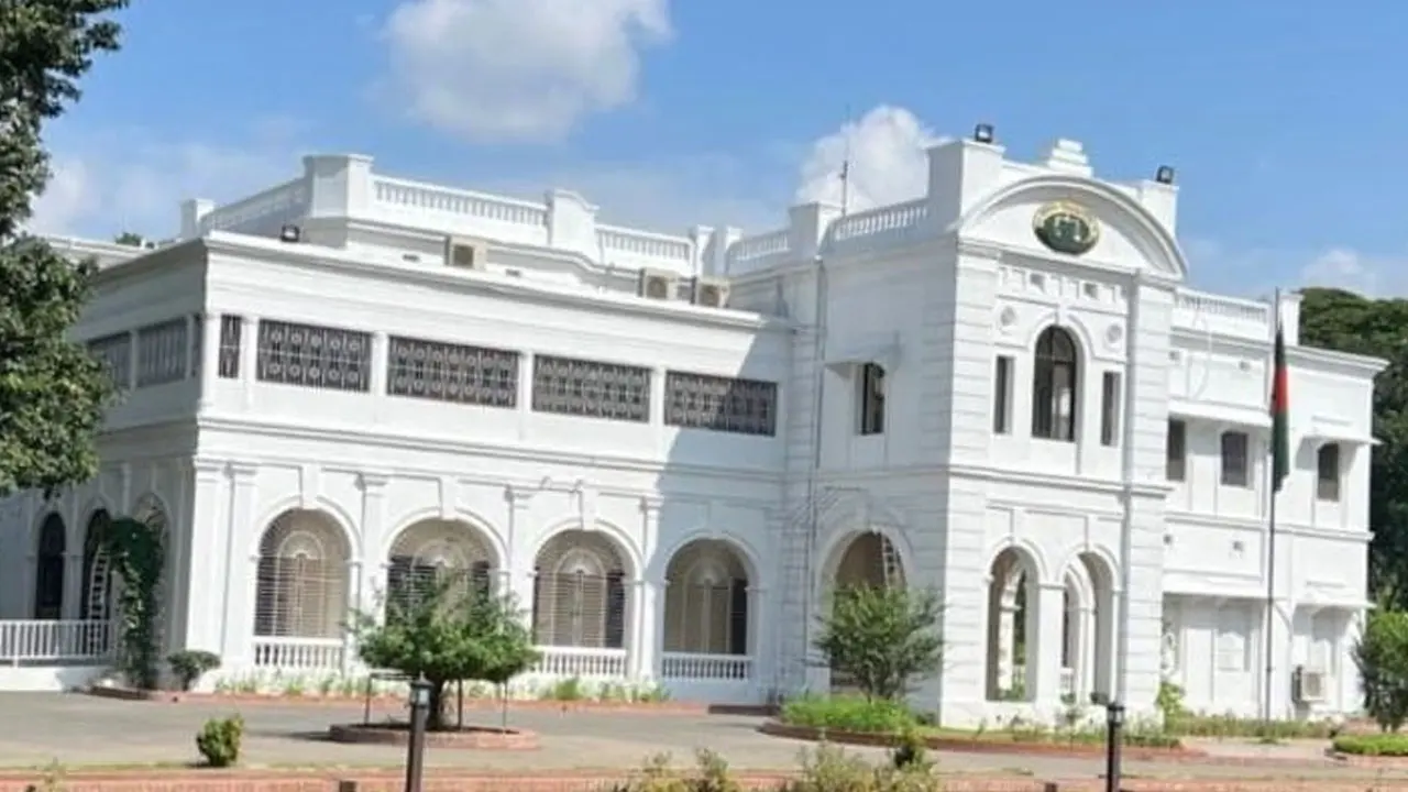 প্রধান বিচারপতির বাসভবনকে পুরাকীর্তি ঘোষণা নিয়ে যে সিদ্ধান্ত এলো