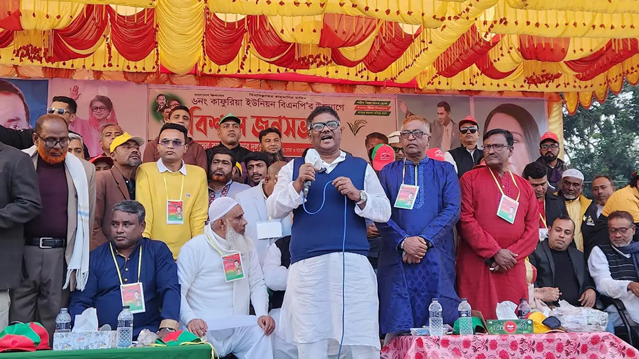 ‘শেখ হাসিনার জন্য দরদ হলে একটি রাজ্যের মুখ্যমন্ত্রী বানিয়ে দেন’